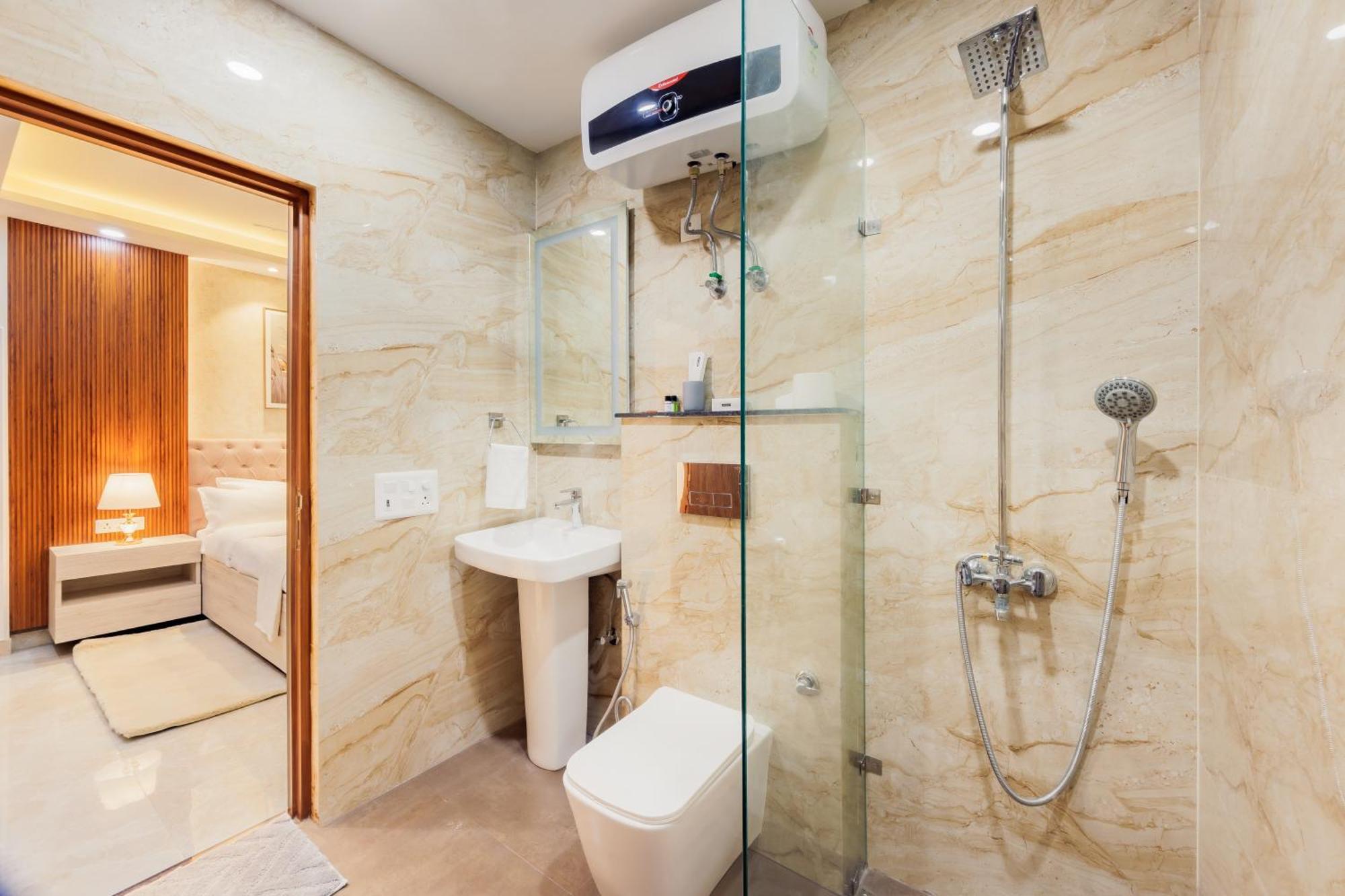 Kyomi Service Apartments คูร์เคาน์ ภายนอก รูปภาพ