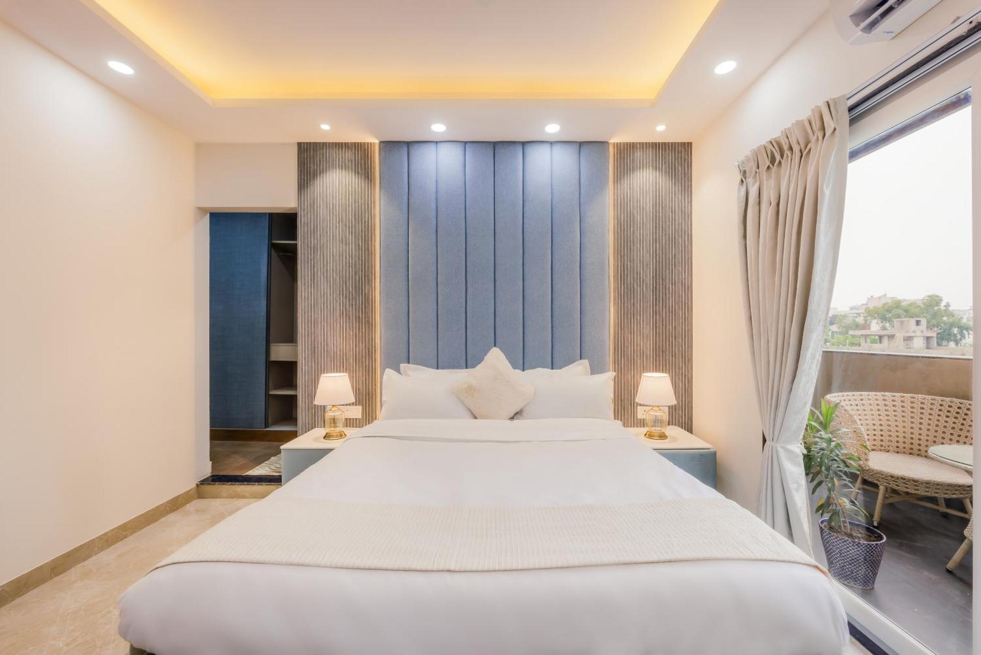 Kyomi Service Apartments คูร์เคาน์ ภายนอก รูปภาพ