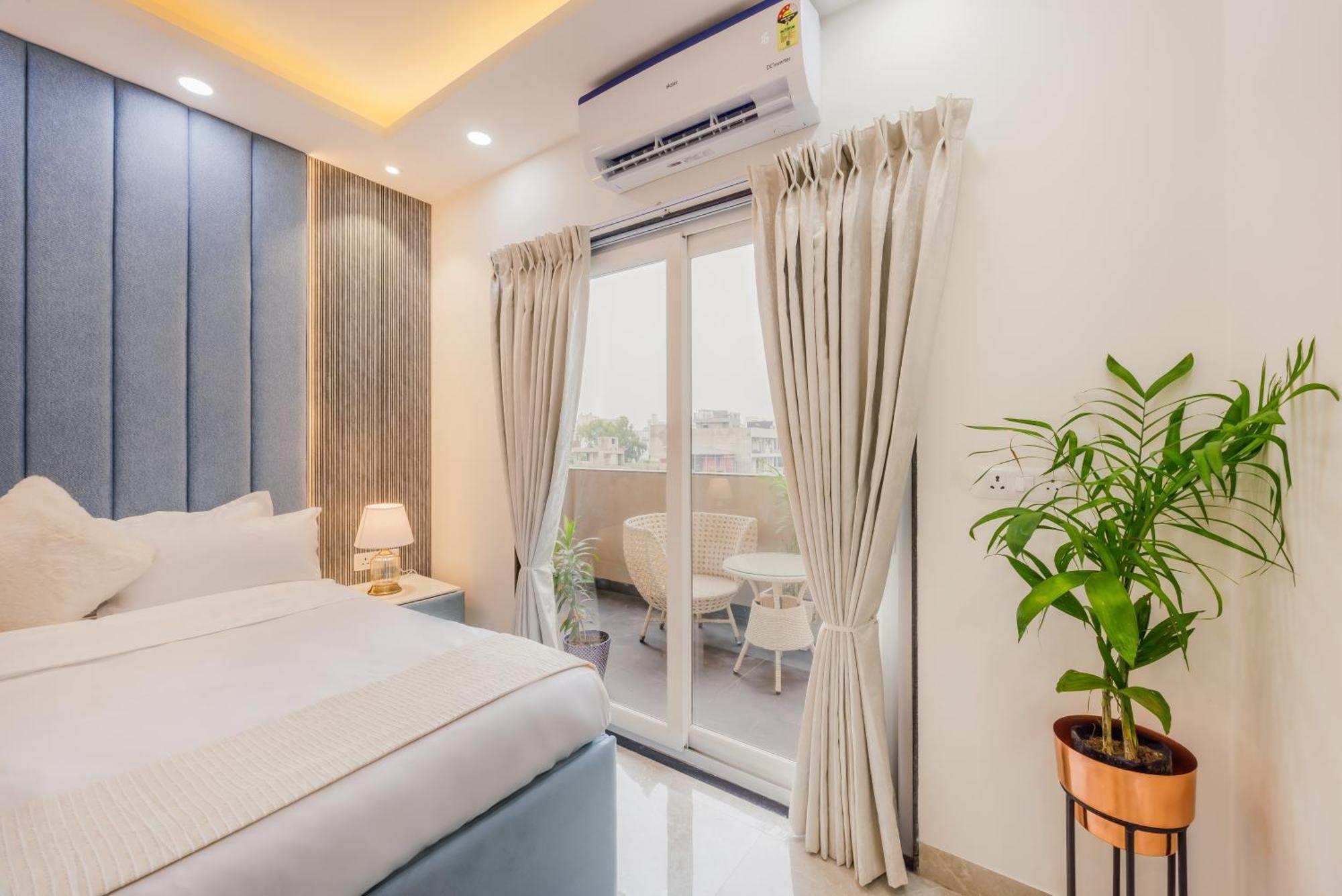 Kyomi Service Apartments คูร์เคาน์ ภายนอก รูปภาพ
