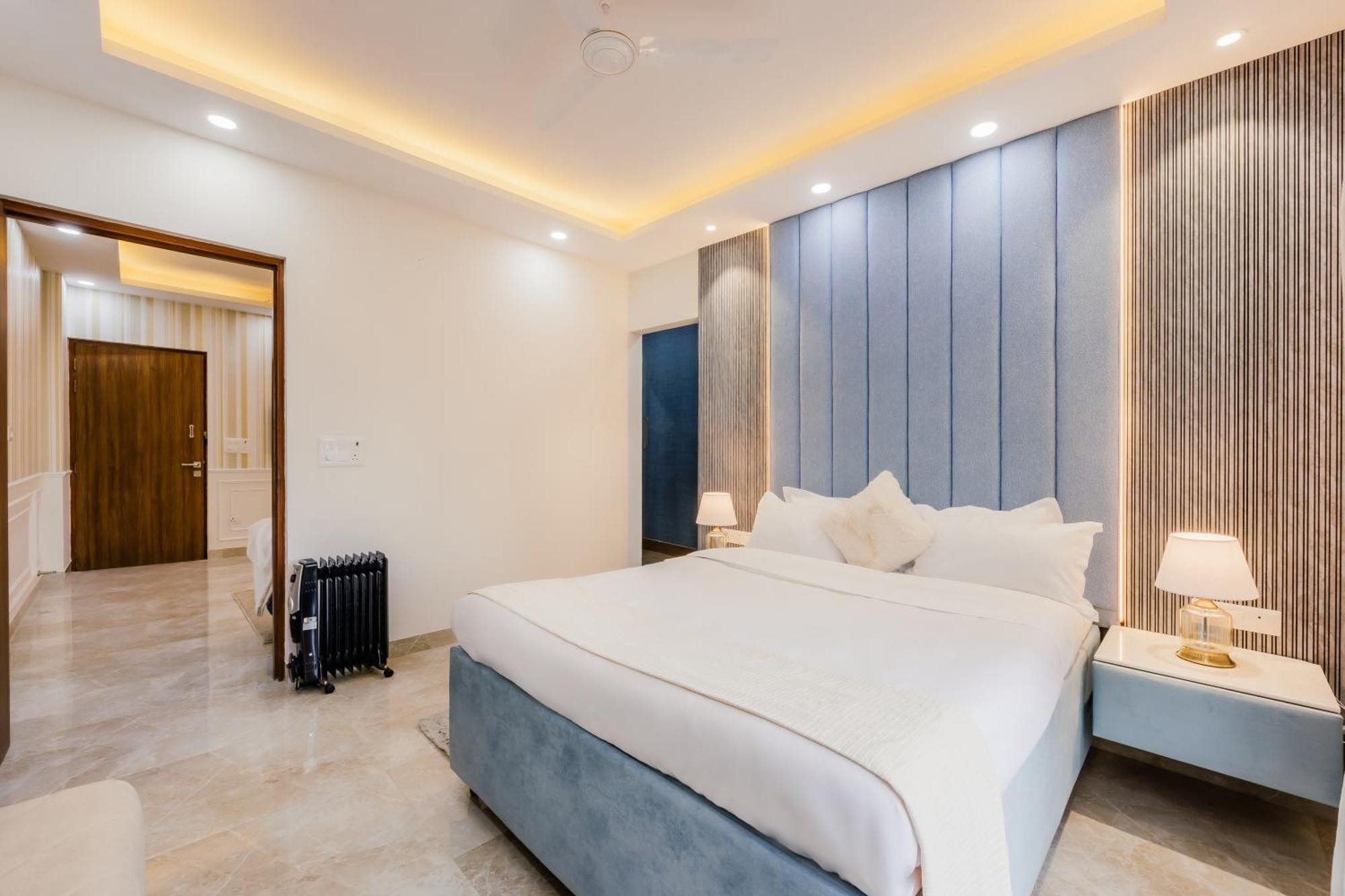 Kyomi Service Apartments คูร์เคาน์ ภายนอก รูปภาพ
